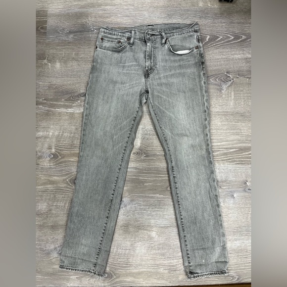 Grey Washed Levi Jeans - Picture 2 of 4